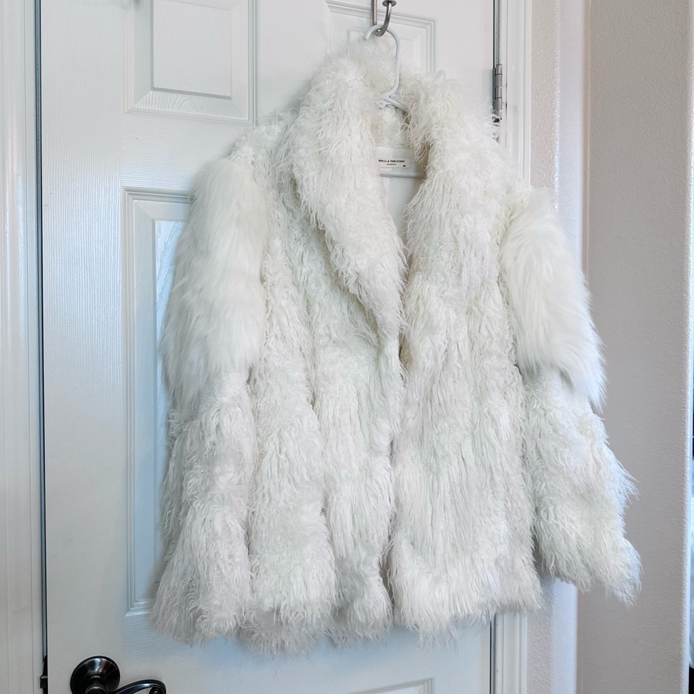 ๐ฅ๐ฅHOST PICK!!๐ฅ๐ฅ Spell Designs Kate coat white shearling faux fur coat size M / L - Picture 7 of 12